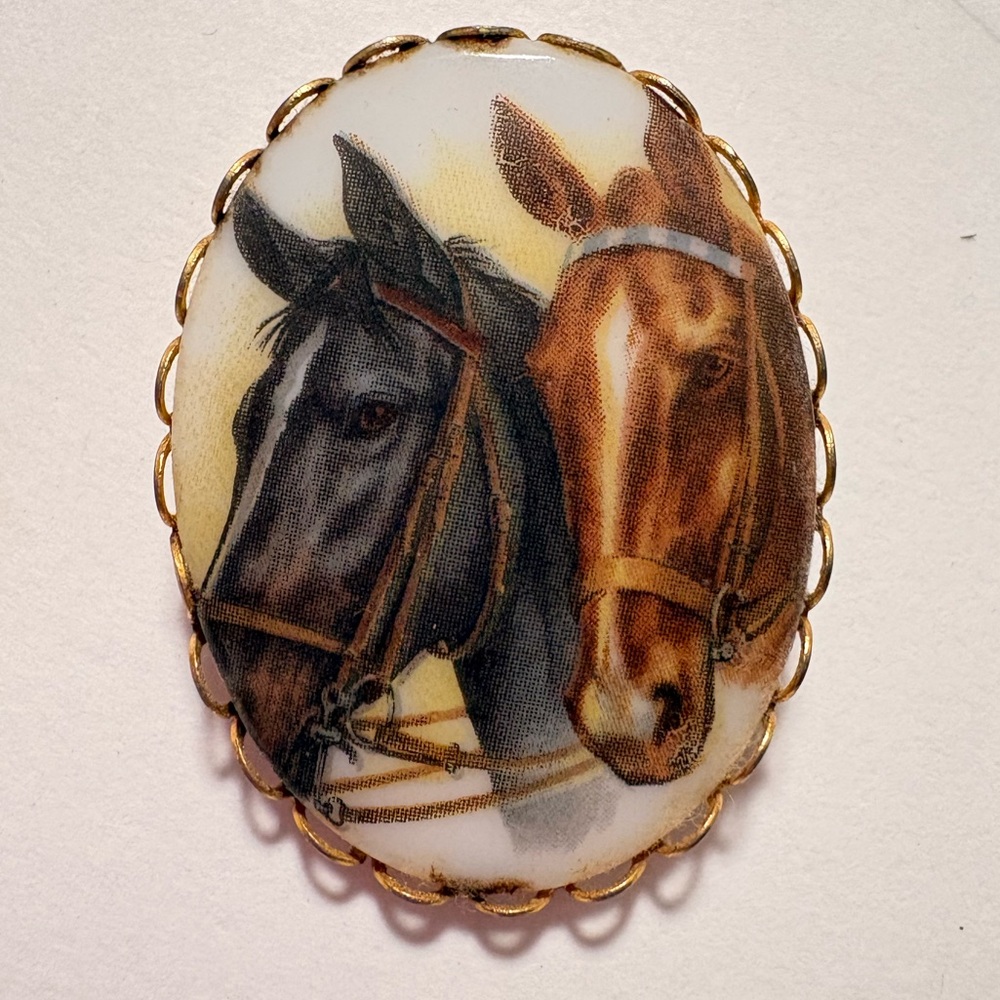 Vintage Horse Portrait Brooch - Brown & Black Horse Design